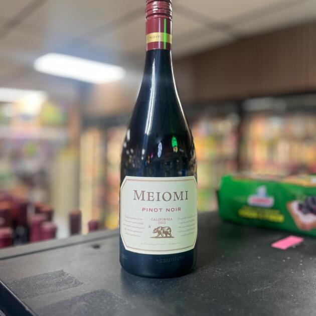 Premium quality Meiomi Pinot Noir Calif(Sc)