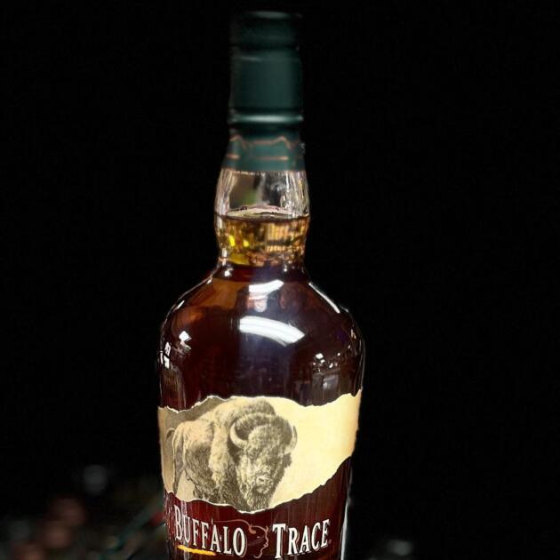 Beffalo Trace Kentucky Straight Bourbon Whiskey