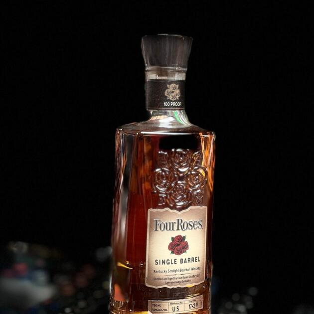 Four Roses Single Barrel Kentucky Straight Bourbon Whiskey Distilled And Aged Four Roses Distillery LLC Lawrenceburg Kwentucky
